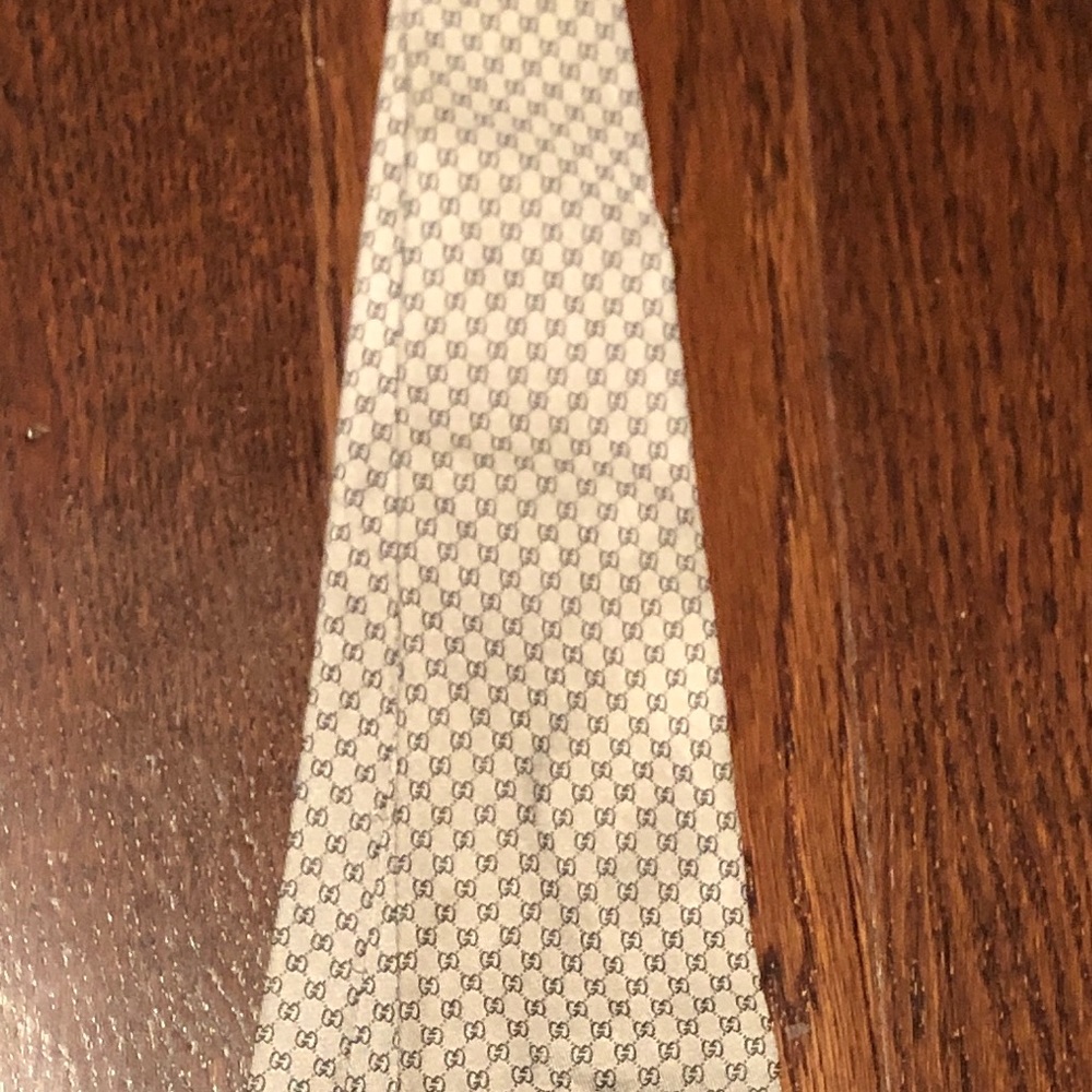 Men’s Gucci tie